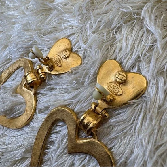 Chanel | Double Heart Dangle Earrings Gold Plated - Picture 3 of 8
